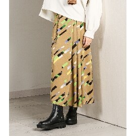 ベルスクローゼット(bellus closet)のアートプリントタックスカート マキシ・ロングスカート