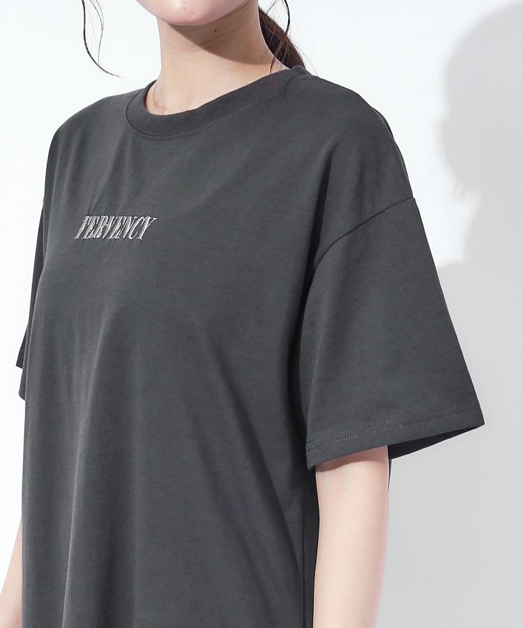 シューラルー(SHOO・LA・RUE/Cutie Blonde)のラメ発泡ロゴ BIGTシャツ17