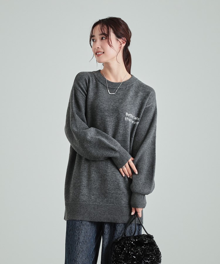 シューラルー(SHOO・LA・RUE/Cutie Blonde)のロゴ刺繍が目を惹く ニットチュニック1
