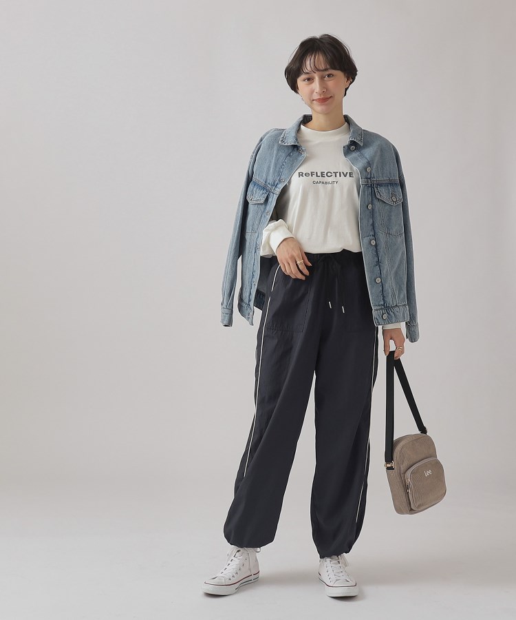 ゆるっとこなれ見え サイドライン入りナイロンパンツ ゆるっとこなれ見え サイドライン入りナイロンパンツ