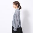 シューラルー(SHOO・LA・RUE/Cutie Blonde)のシャーリング柄シアーシャツブラウス23