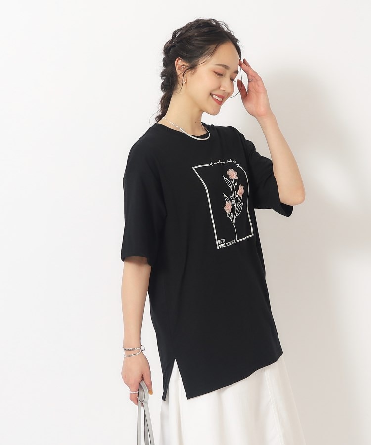 シューラルー(SHOO・LA・RUE/Cutie Blonde)のひと味違う着こなしが叶う フラワーモチーフBIGTシャツ6