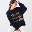 シューラルー(SHOO・LA・RUE/Cutie Blonde)のお花×ロゴ ゆるシルエットニット ネイビー(094)