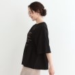 シューラルー(SHOO・LA・RUE/Cutie Blonde)の胸シャーリング ロゴTシャツ6