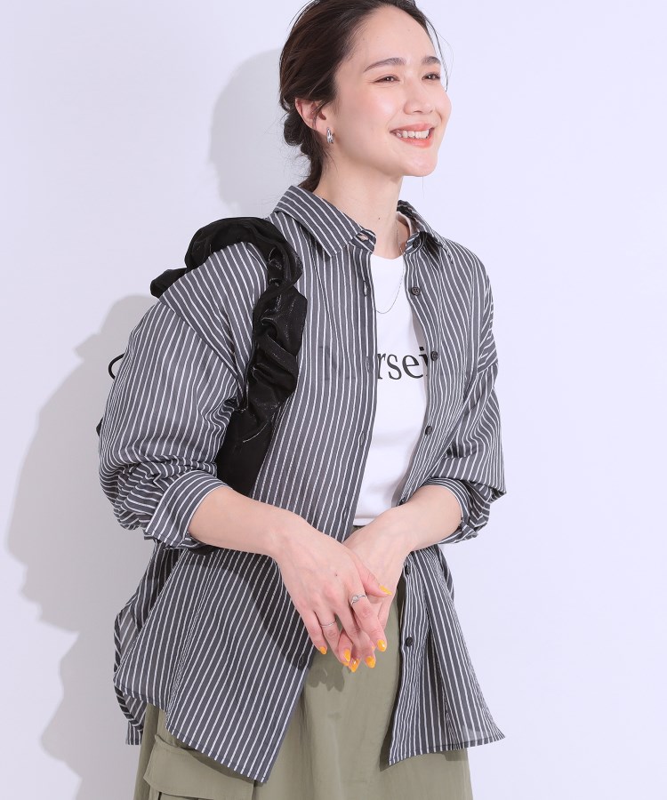 シューラルー(SHOO・LA・RUE/Cutie Blonde)の大人の抜け感コーデに シアーストライプ BIGシャツ チャコールグレー(313)