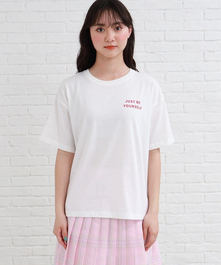 ピンク ラテ(PINK-latte)のワッペンデザインバックプリントTシャツ1