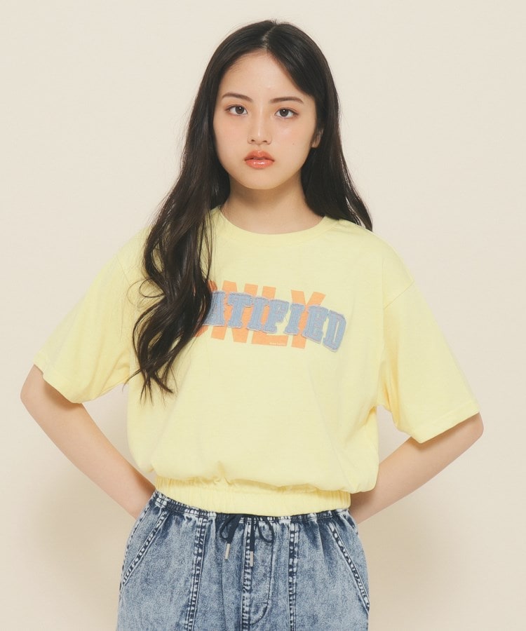 ピンク ラテ(PINK-latte)の【130cmあり】バルーンデニムロゴTシャツ イエロー(032)