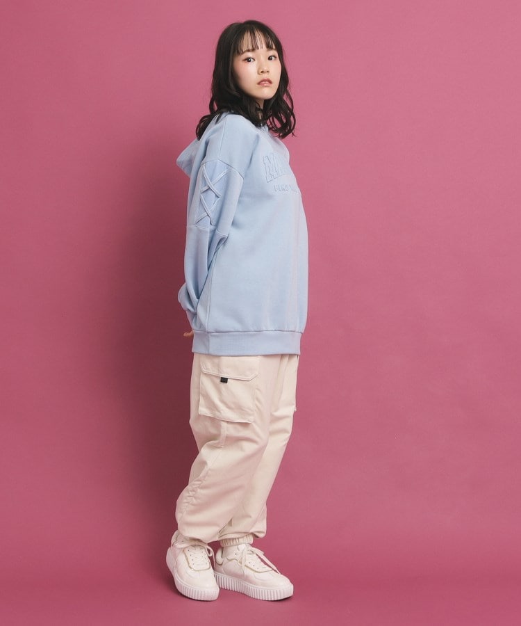 ピンク ラテ(PINK-latte)の【定番】袖レースアップ フード付きプルオーバー13