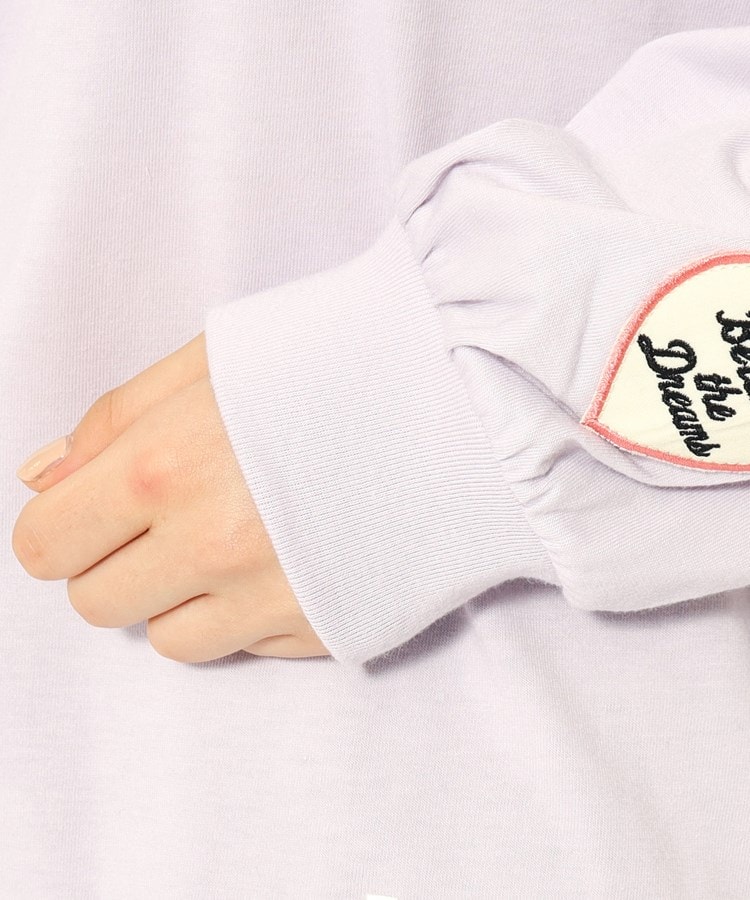 ピンク ラテ(PINK-latte)の袖ワッペンデザインロングTシャツ20