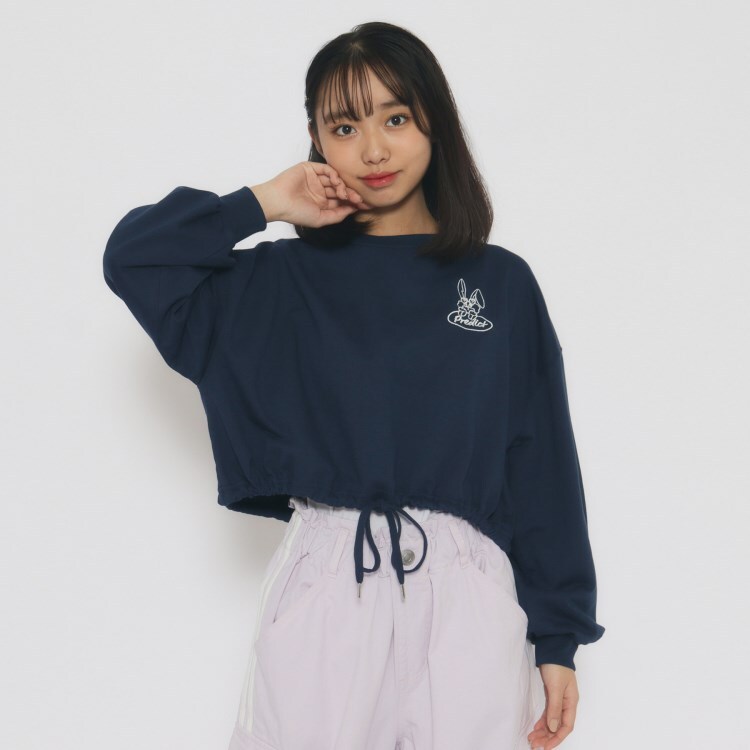 ピンク ラテ(PINK-latte)のドロスト裾ワッペンデザインロングTシャツ カットソー