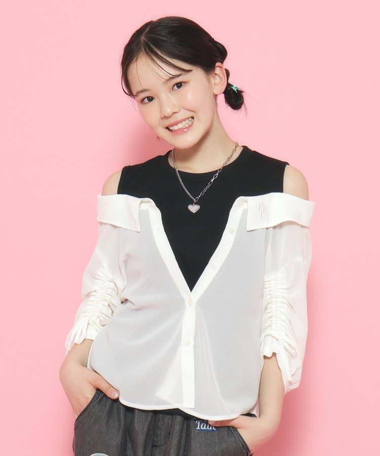 ピンク ラテ(PINK-latte)の袖ギャザーシアーレイヤードデザインシャツ オフホワイト(003)