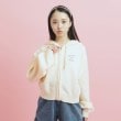 ピンク ラテ(PINK-latte)のクロップドリボン刺繍パーカ オフホワイト(003)