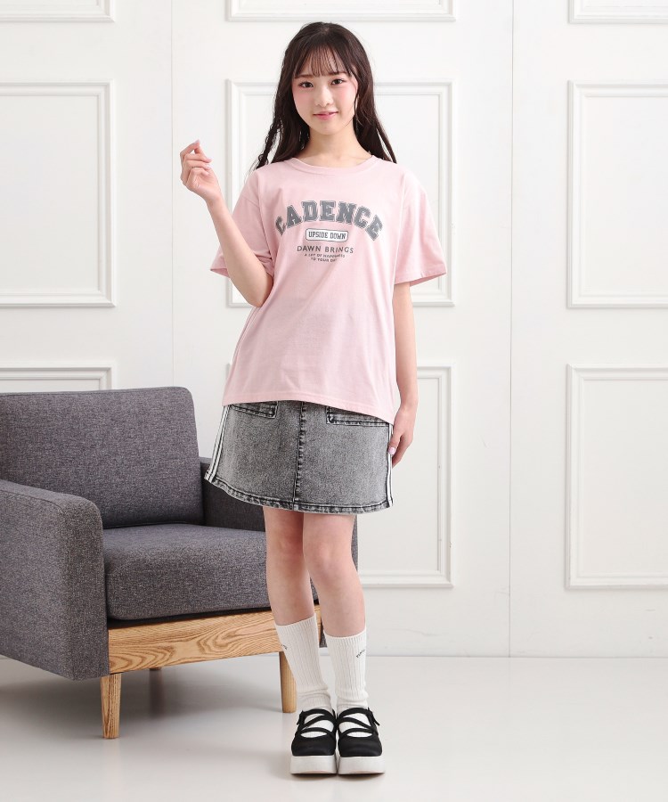 ピンク ラテ(PINK-latte)のカレッジプリントTシャツ24