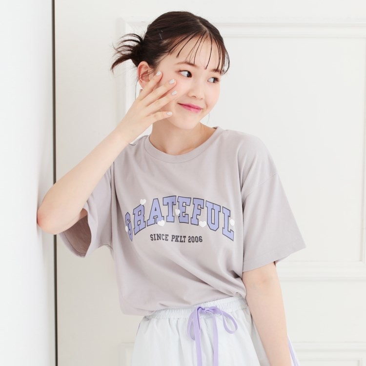 ピンク ラテ(PINK-latte)のカレッジTシャツ Ｔシャツ