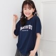 ピンク ラテ(PINK-latte)のカレッジTシャツ ネイビー(094)