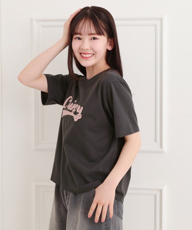 ピンク ラテ(PINK-latte)のツイルアップリケTシャツ7