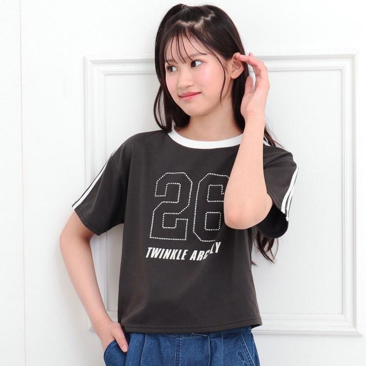 ピンク ラテ(PINK-latte)のラインストーンナンバリングTシャツ Ｔシャツ