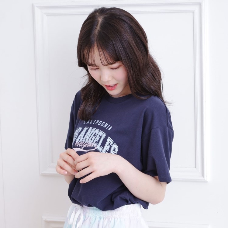 ピンク ラテ(PINK-latte)の接触冷感 カレッジロゴTシャツ Ｔシャツ