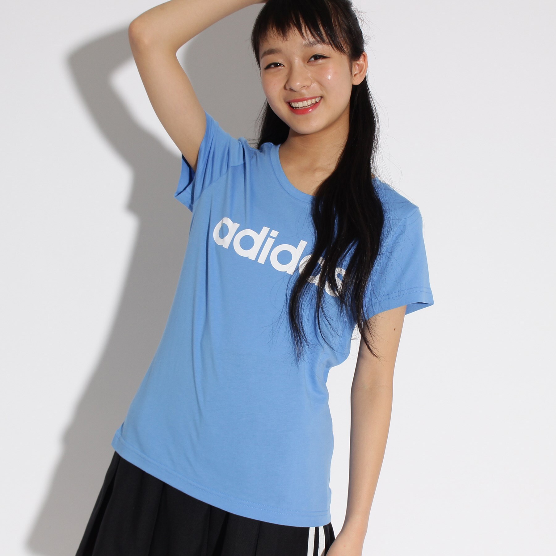ピンク ラテ(PINK-latte)の【adidas/アディダス】 ロゴTシャツ ブルー(092)