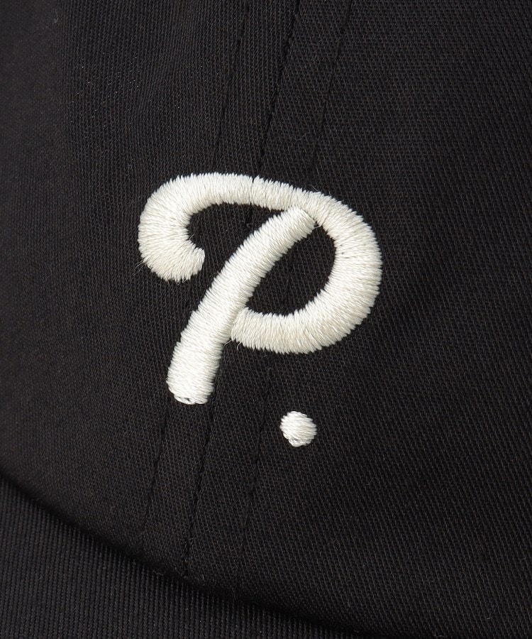 ピンク ラテ(PINK-latte)の筆記体風刺繍ロゴ入りCAP5
