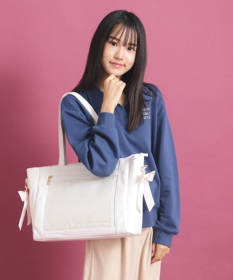 ピンク ラテ(PINK-latte)の【推し活】リボン付横型トートバッグ ホワイト(001)