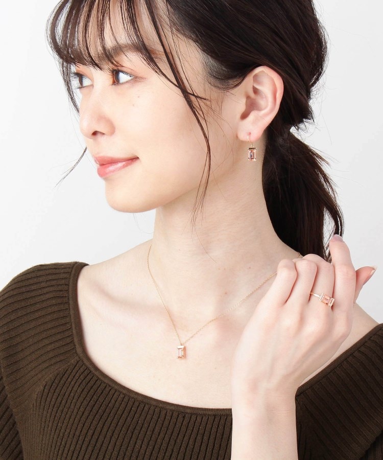 カラーストーン(ピーチトパーズ) バゲットカット フックピアス
