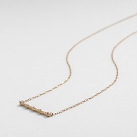 ココシュニック(COCOSHNIK)のダイヤモンド　横バー5石　ネックレス ネックレス