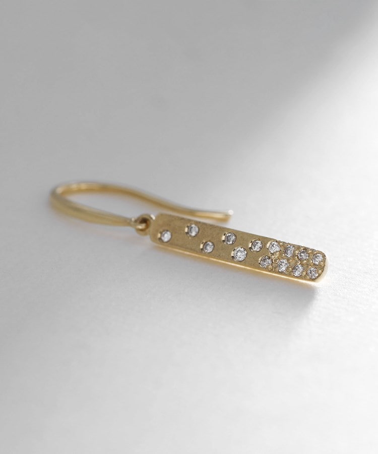 K18ダイヤモンド アラシパヴェ バーフックピアス(ピアス K18ダイヤモンド アラシパヴェ バーフックピアス(ピアス