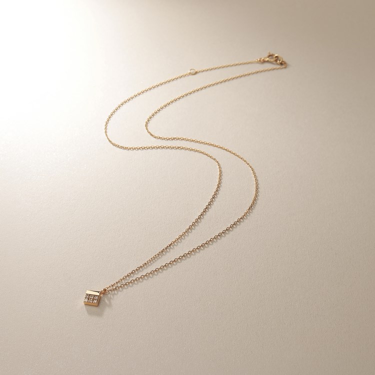 ココシュニック(COCOSHNIK)のK10ダイヤモンド ダイヤシェイプ ネックレス ネックレス