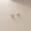 ココシュニック(COCOSHNIK)のK10中空デフォルメトラペーズ スタッドピアス1