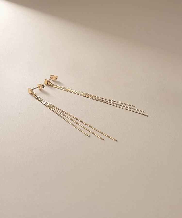 ココシュニック(COCOSHNIK)のK10ベネフラットフリンジ スタッドピアス1