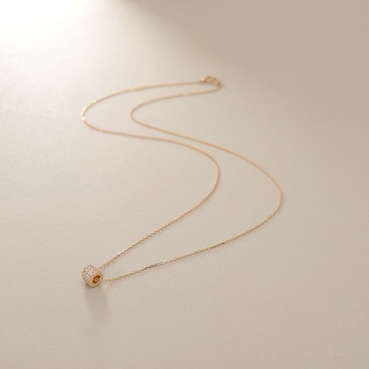 ココシュニック(COCOSHNIK)のK10【サステナブル】モアサナイトパヴェスルー ネックレス ネックレス