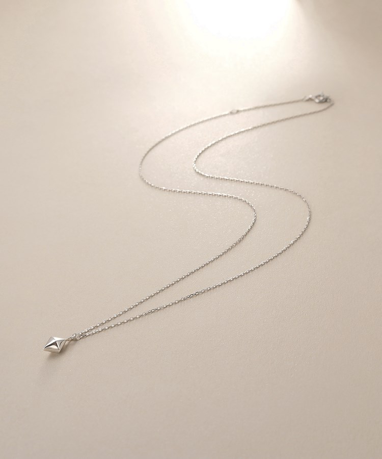 ココシュニック(COCOSHNIK)のプラチナ中空ダイヤモンドシェイプ ネックレス1