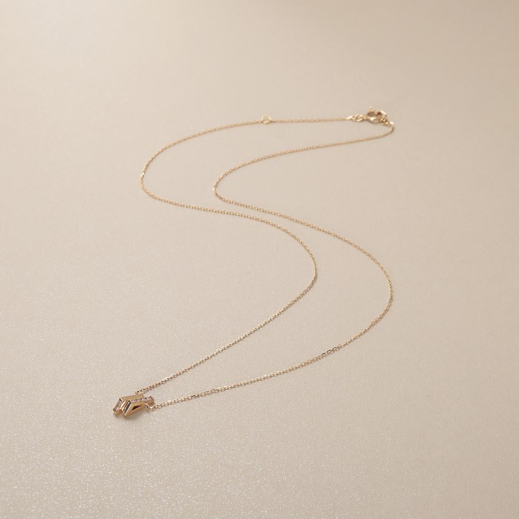 ココシュニック(COCOSHNIK)のK10ダイヤモンド トライアングルシェイプ ネックレス ネックレス