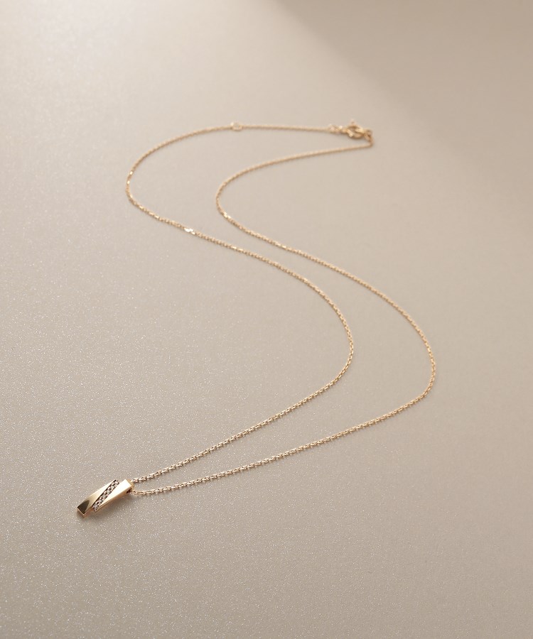 ココシュニック(COCOSHNIK)のK10ダイヤモンド シフテッドレクタングル ネックレス イエローゴールド(104)