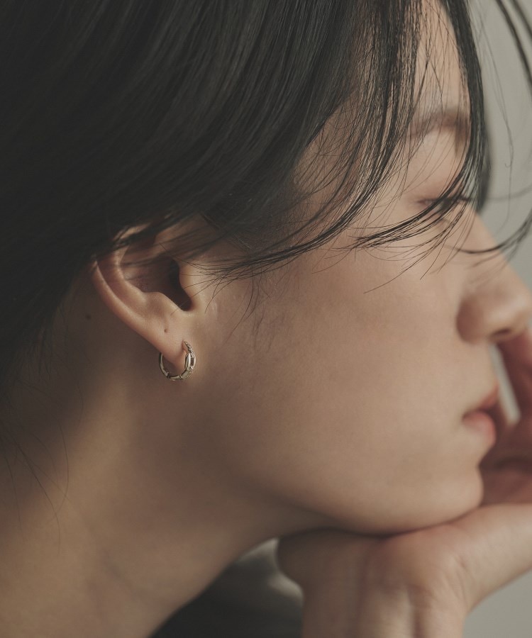 ココシュニック(COCOSHNIK)のK10ダイヤモンド ケーブルチェーンモチーフ 中折れピアス10