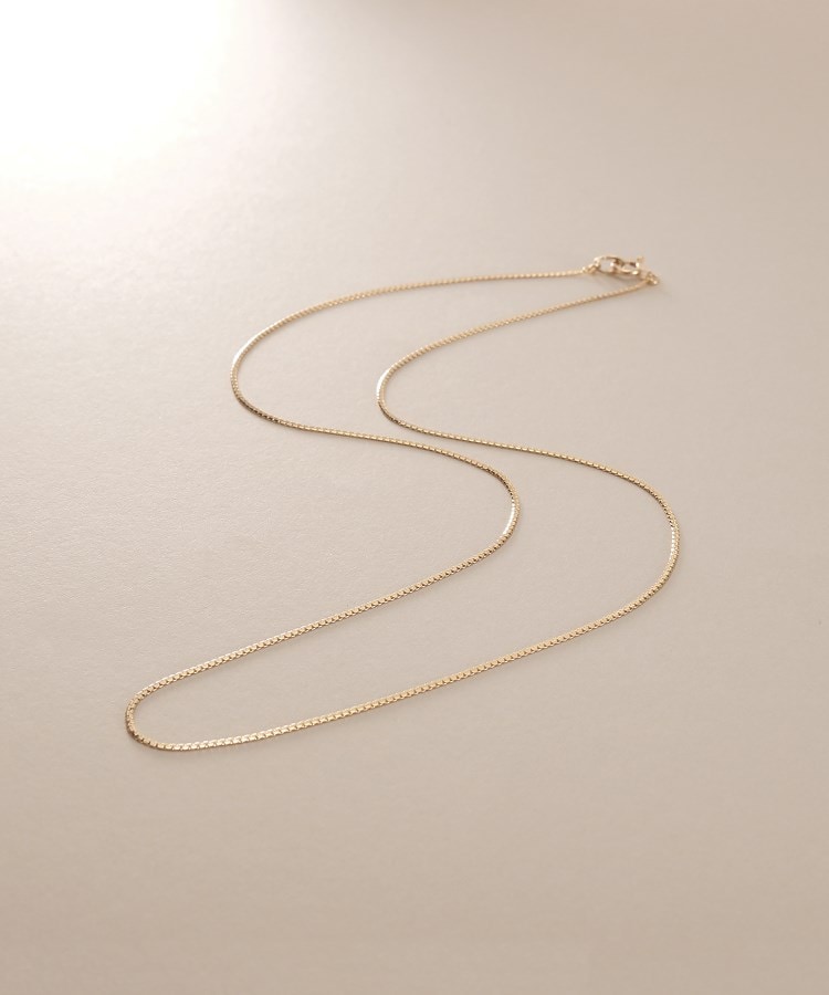 ココシュニック(COCOSHNIK)のK10ベネチアンフラット ネックレス細1