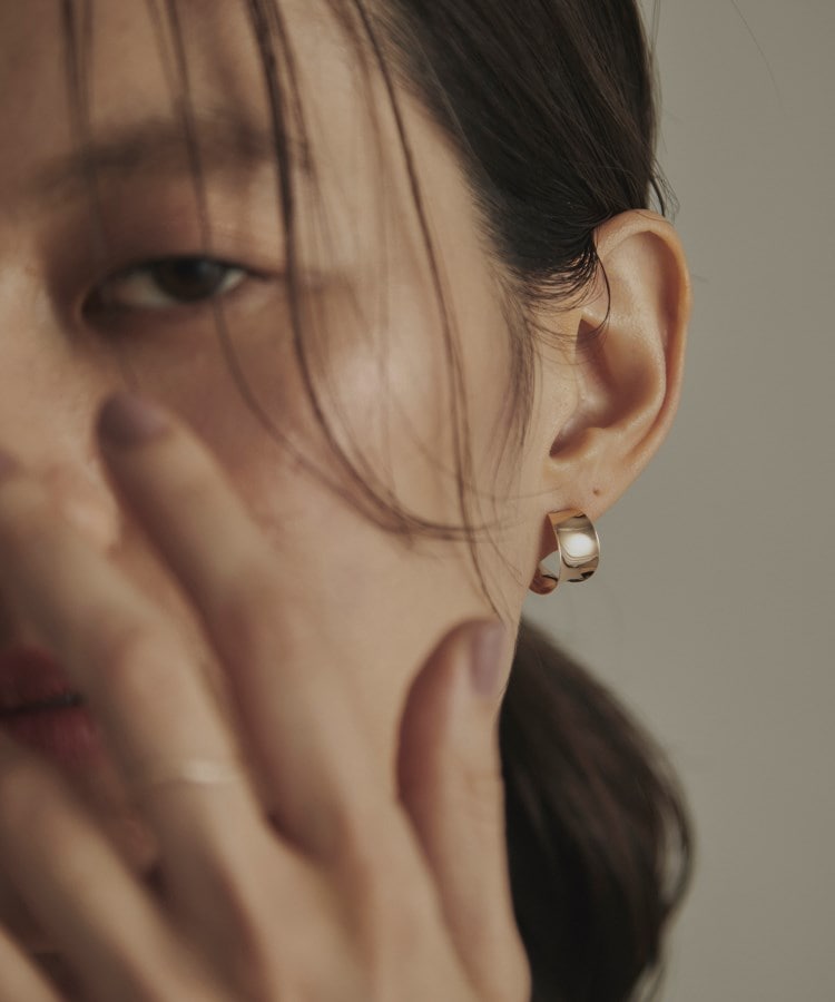 ココシュニック(COCOSHNIK)のK10逆アールプレート スタッドピアス8