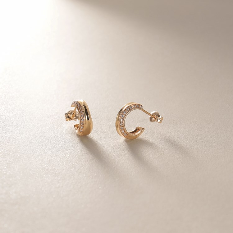 ★箱付き★未使用　COCOSHNIK Jewelry 　ピアス　ゴールド ココシュニック COCOSHNIK K10ベネチアンフラットツイスト