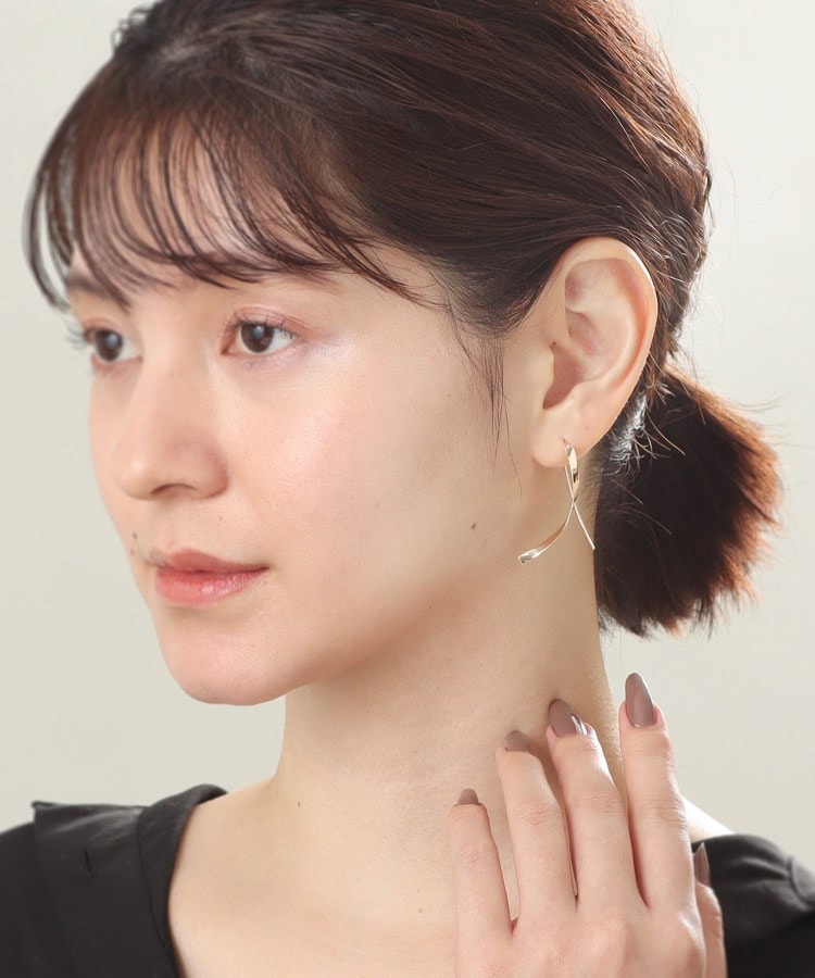 K10平板ひねり クロスフックピアス(ピアス) | COCOSHNIK K10平板ひねり クロスフックピアス(ピアス) | COCOSHNIK