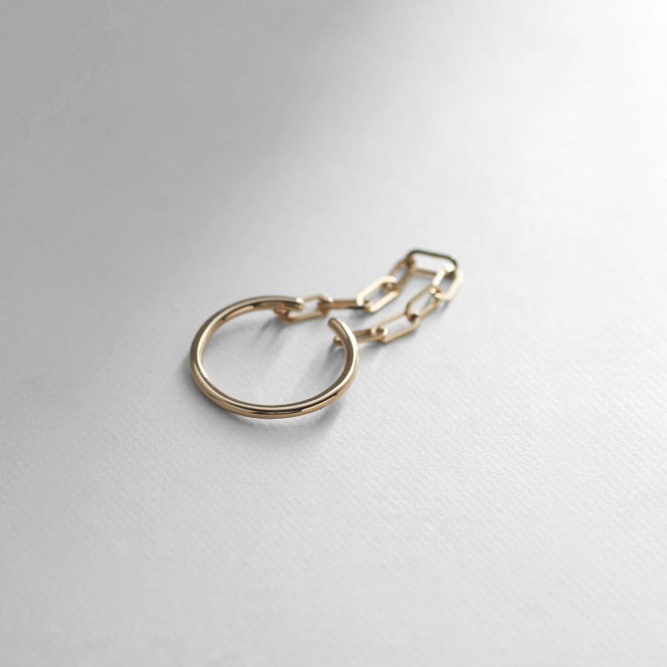 ココシュニック(COCOSHNIK)のK10丸線×ケーブルチェーン 2連イヤーカフ イヤリング