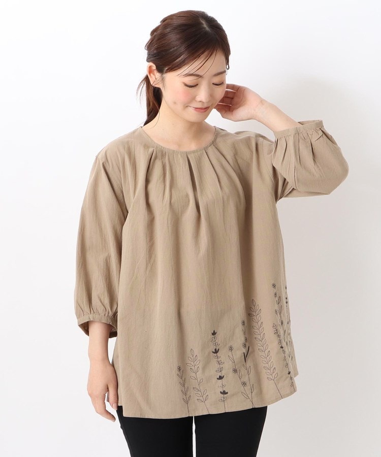 ワンズテラス(one'sterrace)の刺繍入り7分袖ブラウス ベージュ(952)