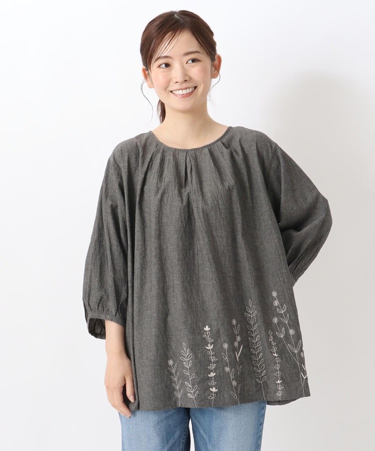 ワンズテラス(one'sterrace)の刺繍入り7分袖ブラウス ブラック(919)