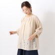 ワンズテラス(one'sterrace)の刺繍入り7分袖ブラウス アイボリー(904)