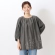 ワンズテラス(one'sterrace)の刺繍入り7分袖ブラウス ブラック(919)