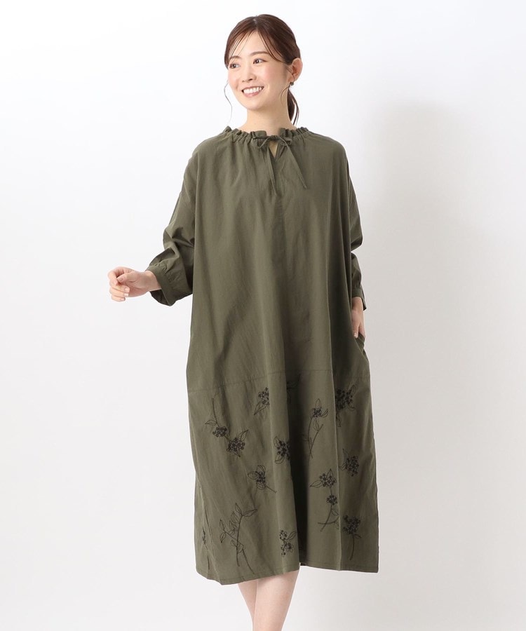 ワンズテラス(one'sterrace)の刺繍入り 8分袖ワンピース カーキ(927)