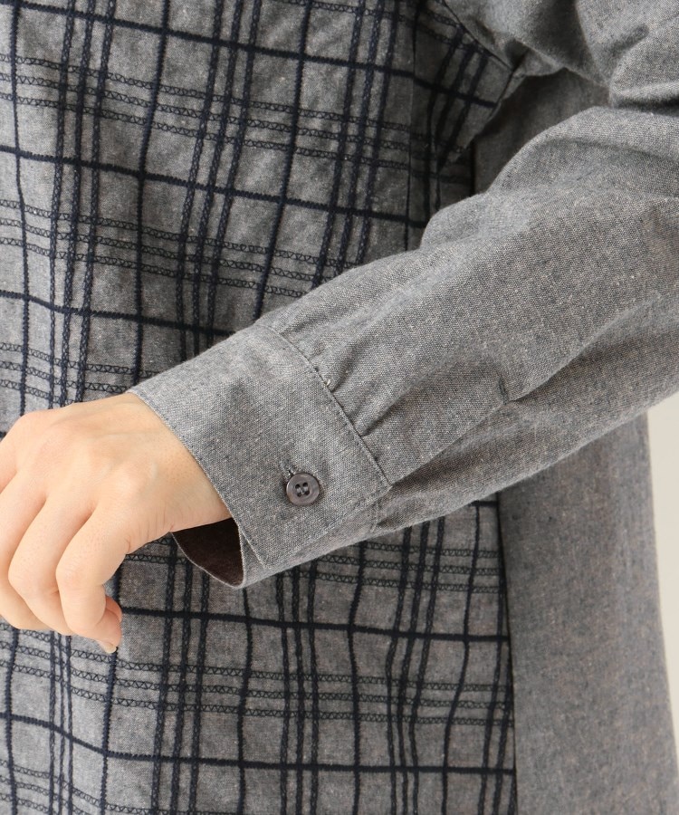ワンズテラス(one'sterrace)のフランネルチェック柄 刺繍シャツブラウス5