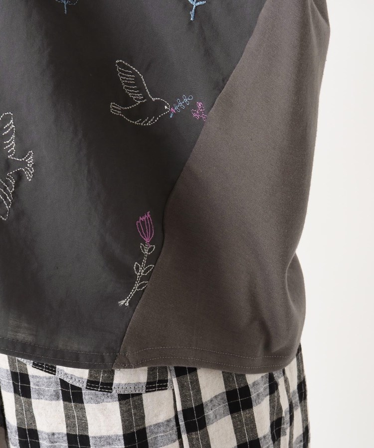 ワンズテラス(one'sterrace)の刺繍フレンチスリーブプルオーバー フローラバード6
