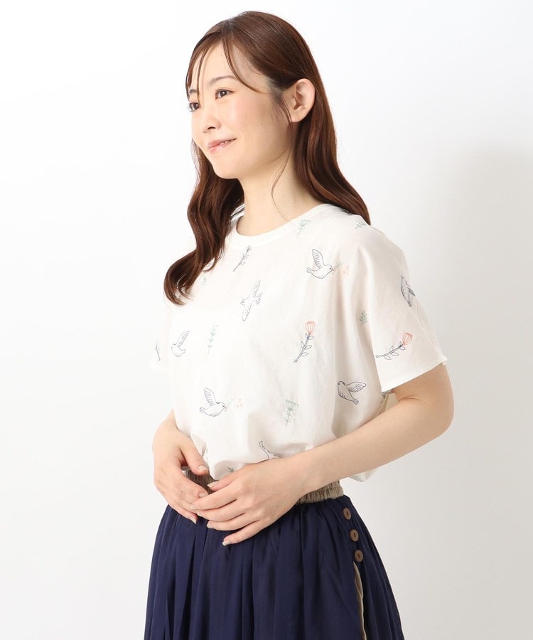 ワンズテラス(one'sterrace)の刺繍フレンチスリーブプルオーバー フローラバード アイボリー(904)