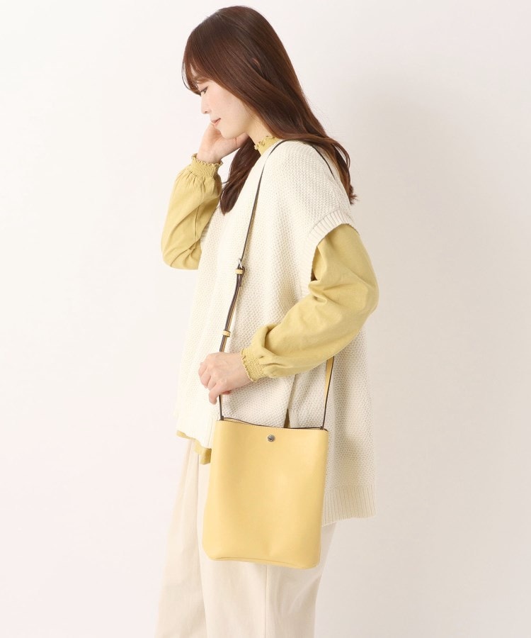 Legato Largo かるいかばん縦型ショルダー(ショルダーバッグ Legato Largo かるいかばん縦型ショルダー(ショルダーバッグ